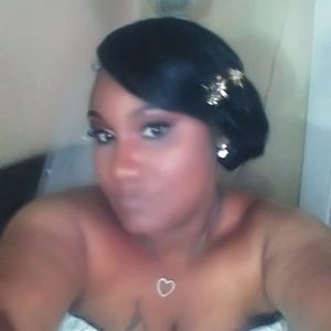 Meet your Posher, Trinia